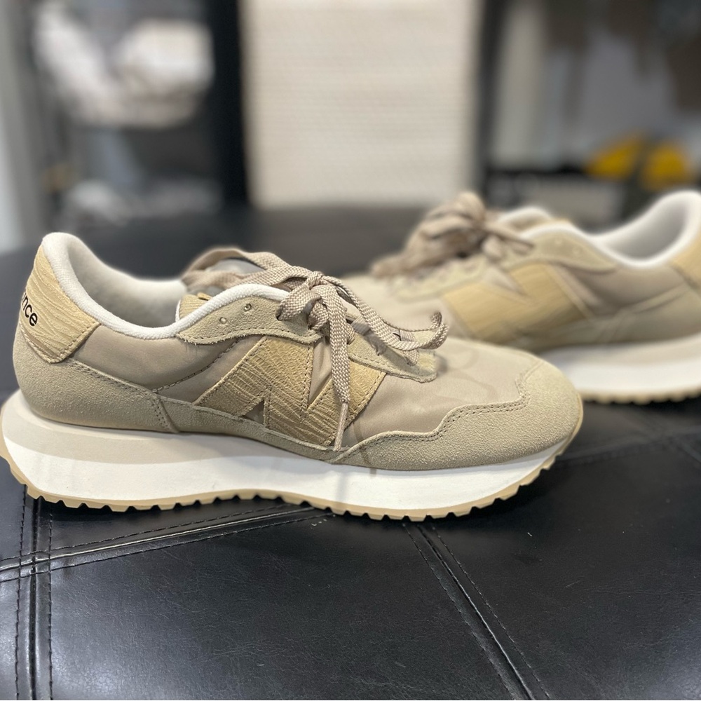 New Balance Beige/Tan Retro Runner Sneakers - Picture 3 of 10